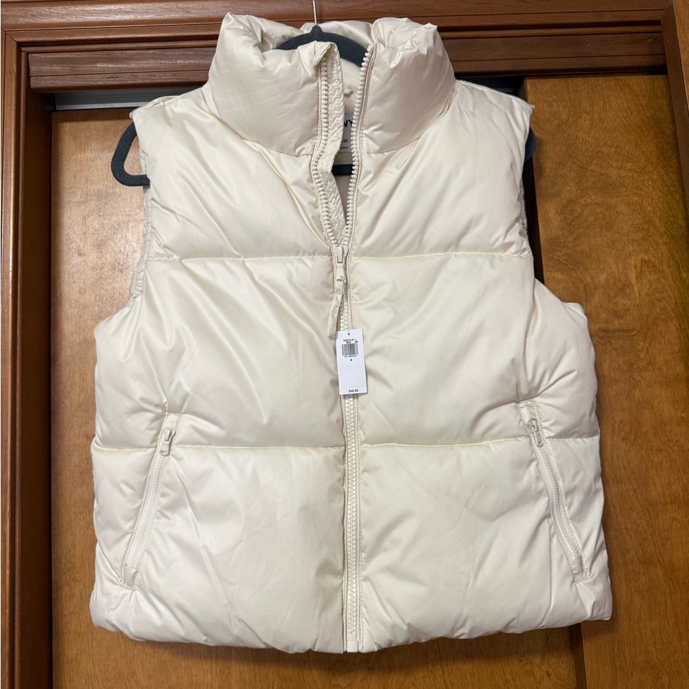 Old Navy Women's Cream Puffer Vest